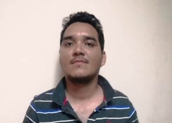 Excatedrático de UES es capturado por golpear a una de sus alumnas