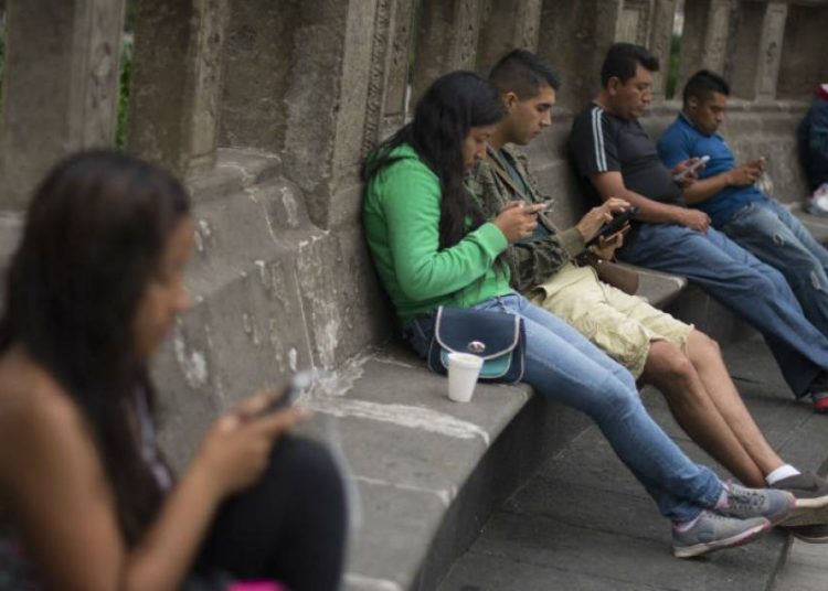 ‘Electrosmog’: el enemigo silencioso que afecta la salud de millones de personas por el uso de tecnologías