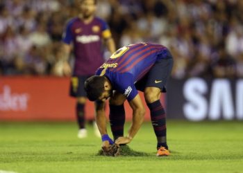 Indignación en Barcelona por el bochornoso estado del campo de juego donde enfrentó a Valladolid