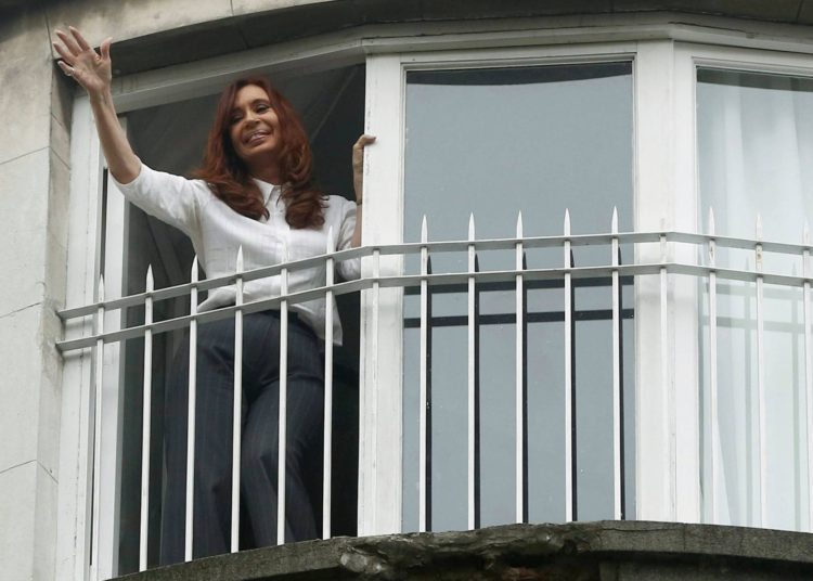 Ocho cuadernos manuscritos por un chófer destapan una presunta red kirchnerista de sobornos