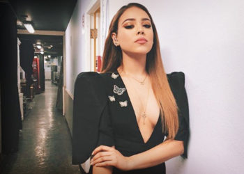 Danna Paola impacta a sus seguidores con sexy traje de baño