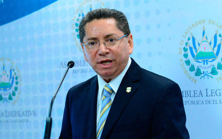 Fiscal Douglas Meléndez pide a diputados superar veto presidencial a reformas a Ley de la FGR