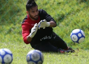 Portero salvadoreño Derby Carrillo deja el IBV de Islandia y aspira a jugar en EE.UU.