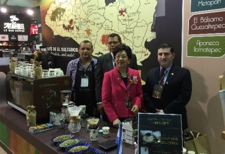 El Salvador buscará colocar productos que vende a Taiwán, en China Popular