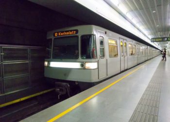 Empresa de transporte regala desodorante a usuarios para evitar malos olores