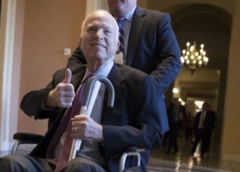 Calleja y políticos de ARENA lamentan fallecimiento de senador McCain