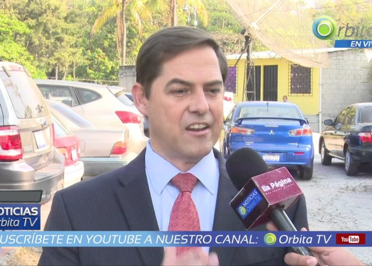 Luis Membreño: “Nayib Bukele baja popularidad, pero sigue liderando encuestas”