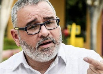 Gobierno rechaza que estén enviando dinero a Mauricio Funes