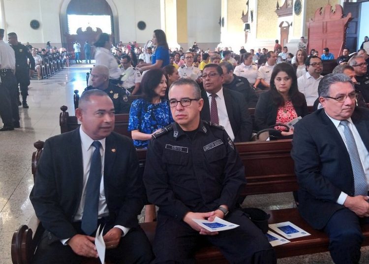 Con Misa celebran el día del Policía durante fiestas patronales de San Salvador