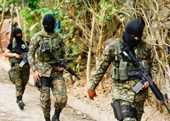 Fuerte operativo en Nahuizalco en busca de pandilleros que atacaron a policía de licencia