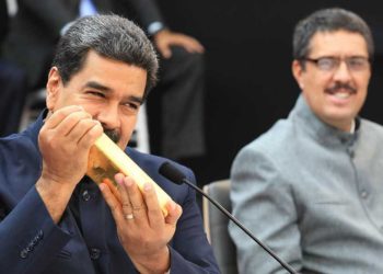 Maduro propone vender lingotes de oro para fomentar el ahorro