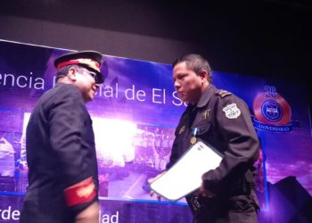 Entregan medallas a la excelencia policial