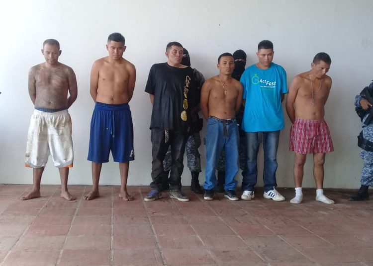 PNC captura a mareros que “vacacionaban” en rancho de playa
