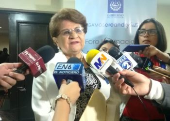 Violeta Menjívar: » La inmensa mayoría de empleados de salud recibirán escalafón en el 2019»