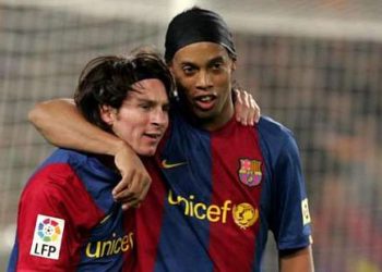 Ronaldinho pide que retiren la 10 del Barca cuando Messi no juegue más