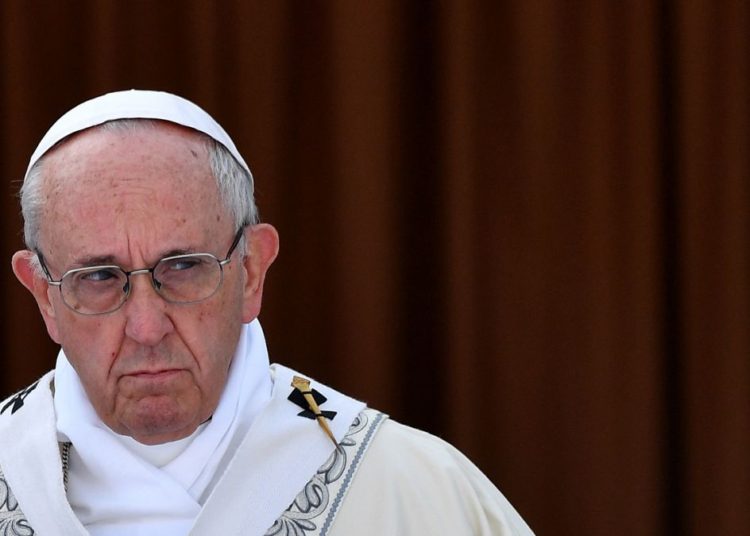 Papa Francisco acepta la renuncia de otros dos obispos chilenos relacionados con el escándalo de pederastia