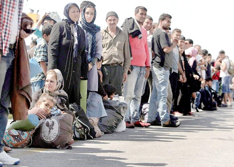 EE.UU. recortará un tercio del cupo de admisiones de refugiados para el 2019