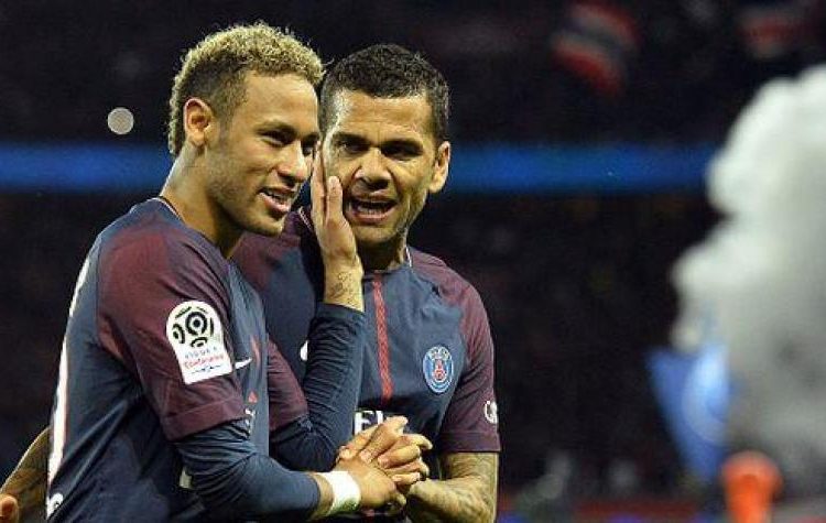 El polémico consejo de Dani Alves a Neymar para que sea el mejor del mundo