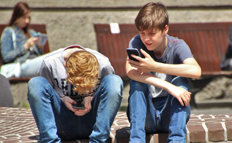 Cada vez más jóvenes dejan las redes sociales y su motivo es este