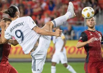 Ibrahimovic marca su gol 500 con una impresionante acrobacia