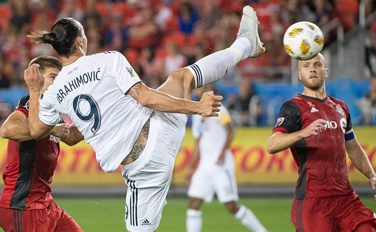 Ibrahimovic marca su gol 500 con una impresionante acrobacia