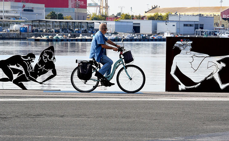 Polémica en España por esculturas que representan sexo explícito en plena calle