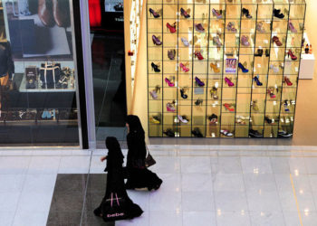 Diamantes y acabados en oro es lo que llevan los zapatos más caros del mundo