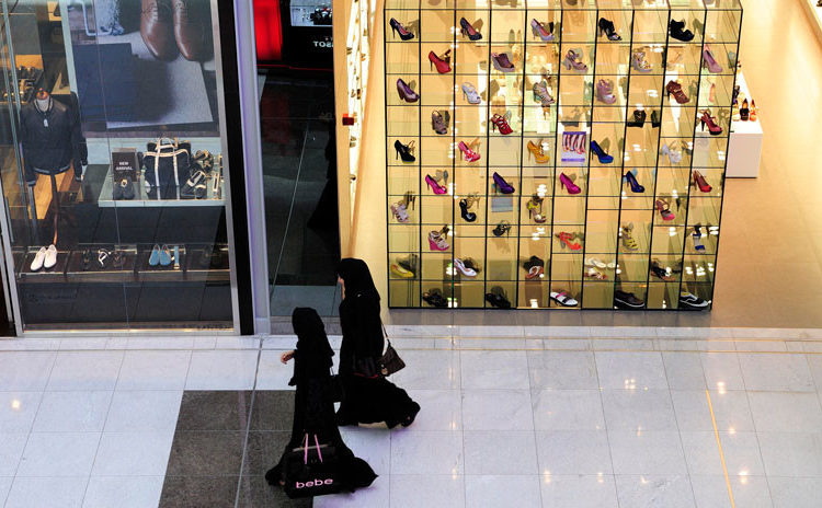 Diamantes y acabados en oro es lo que llevan los zapatos más caros del mundo