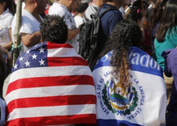 Anuncian nueva extensión de permisos de trabajo para salvadoreños con TPS