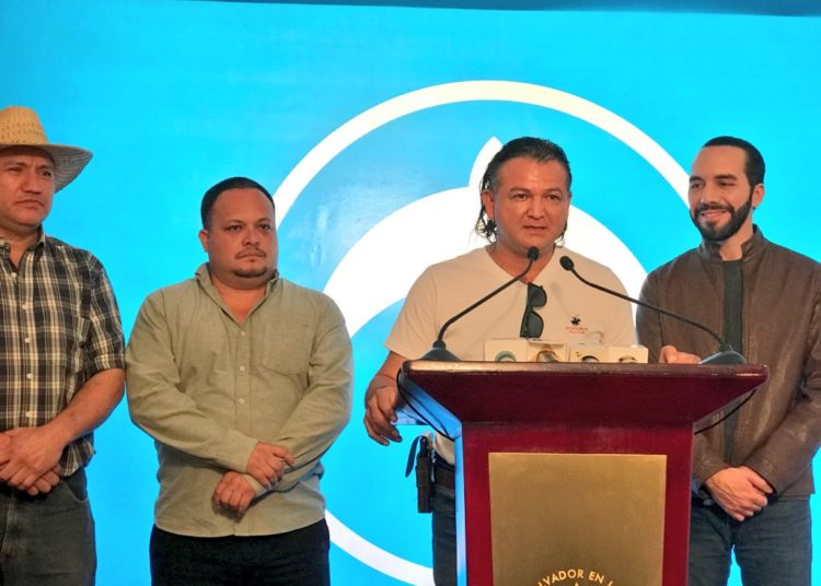 Alcaldes del PDC brindan apoyo a candidatura presidencial de Nayib Bukele