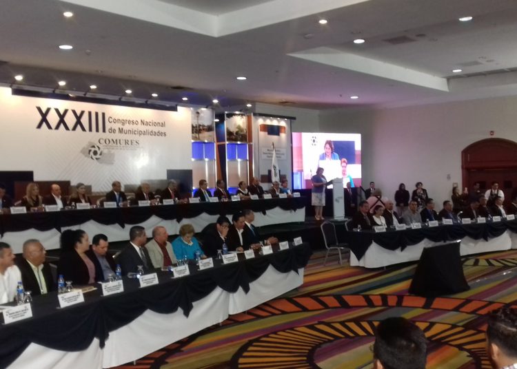 Alcaldes piden aumentar en un 2% el FODES