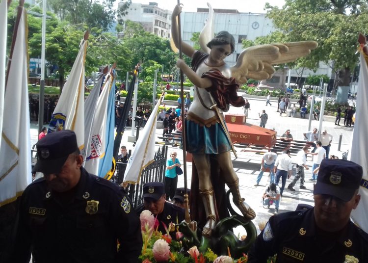 PNC conmemora a su patrón San Miguel Arcángel