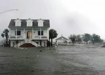 Huracán Florence se degrada a depresión tropical; aumentaron a 13 los muertos