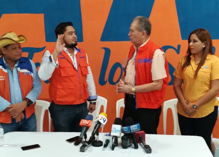 Juramenta a Osiris Luna como director nacional de la juventud del partido GANA