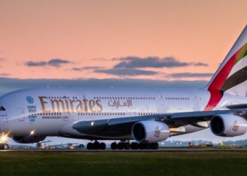 Un avión de Emirates es sometido a cuarentena en Nueva York por resultar enfermos varios pasajeros