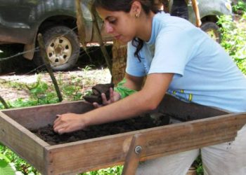 Prestigiosa universidad alemana acepta a arqueóloga salvadoreña para especializarse en paleoantropología