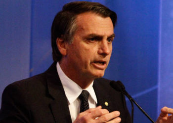 El candidato brasileño Jair Bolsonaro sale de cuidados intensivos