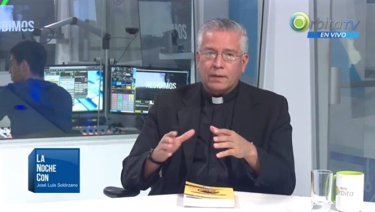 Sacerdote investigador: El Salvador no puede seguir protegiendo más al asesino de monseñor Romero