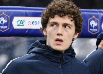 Brutal agresión contra Benjamin Pavard en el partido entre Francia y Alemania