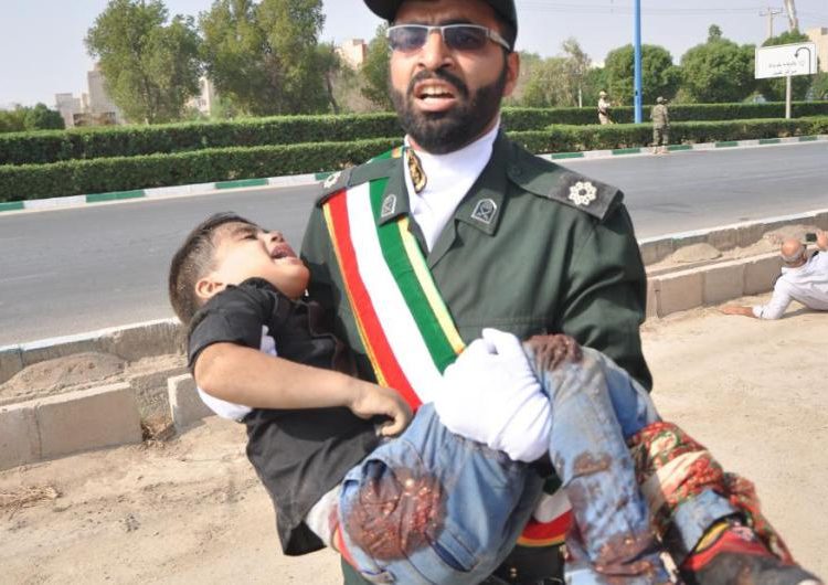 Ataque durante desfile militar en Irán deja 24 muertos