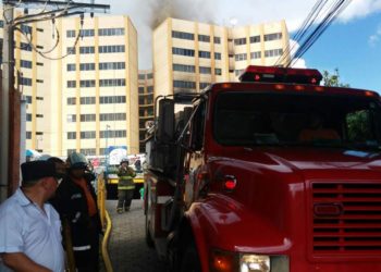 Diputados aprueban nivelación salarial para bomberos y personal de Protección Civil