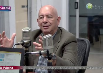 Edwin Hidalgo conversó con el analista político Rafael Menjívar en el programa La Mesa, donde hablaron temas políticos