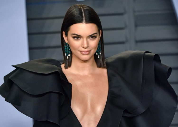 Filtran fotos de Kendall Jenner donde aparece totalmente desnuda