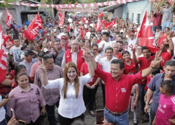 Hugo Martínez y Karina Sosa de gira por San Miguel