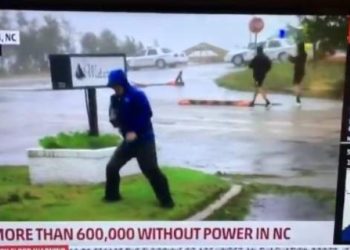 [VIDEO VIRAL] Este reportero sobreactuó un informe en directo en pleno huracán Florence