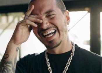J Balvin se convierte en víctima de una vaca