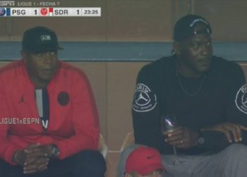 La maravilla de gol de Cavani que dibujó una sonrisa al mismísimo Michael Jordan