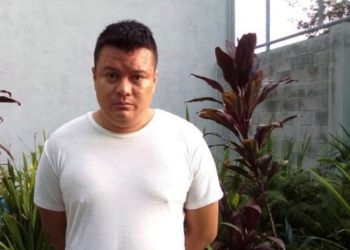 Capturan a sujeto que asaltó a clientes de una barbería de Santa Ana y quedó registrado en vídeo