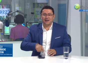 Las redes sociales obligaron a bajarse del avión a Numan Salgado y Francisco Merino