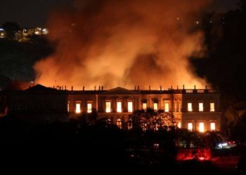 Incendio devora el Museo Nacional de Río de Janeiro, uno de los más antiguos de Brasil